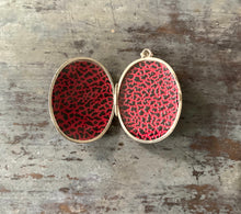 Load image into Gallery viewer, Sterling Silver English Oval Floral Locket Pendant